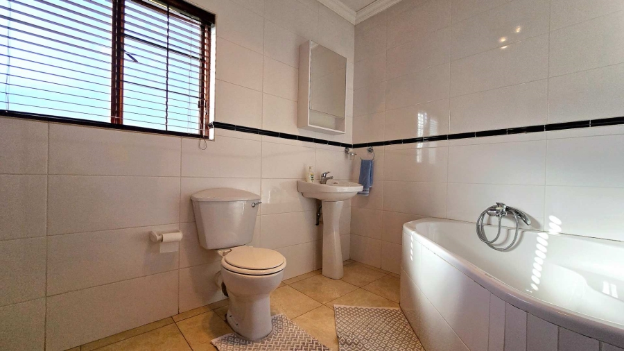 4 Bedroom Property for Sale in Meyerspark Gauteng