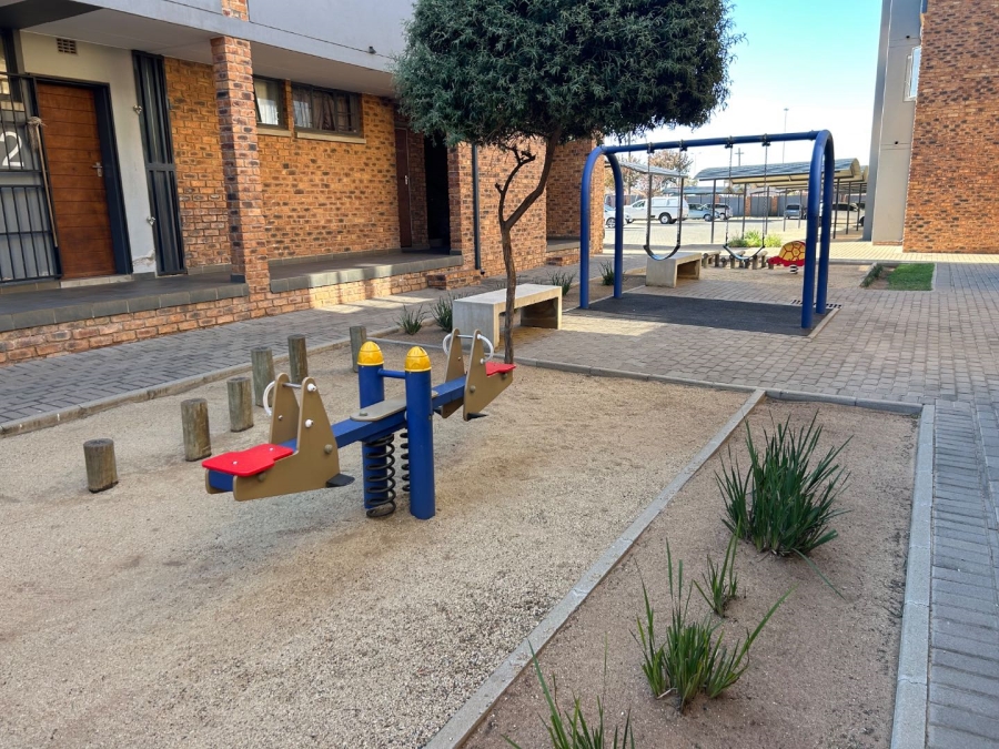 2 Bedroom Property for Sale in Lotus Gardens Gauteng