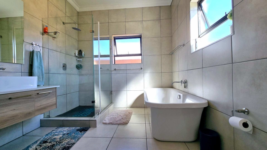 4 Bedroom Property for Sale in Six Fountains Residential Estate Gauteng