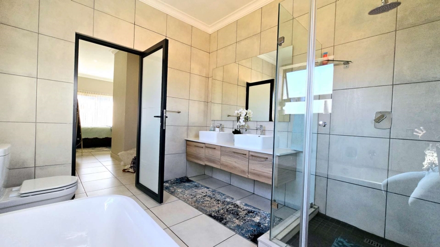 4 Bedroom Property for Sale in Six Fountains Residential Estate Gauteng