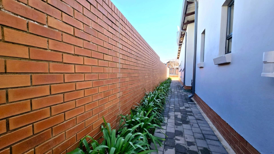 4 Bedroom Property for Sale in Six Fountains Residential Estate Gauteng