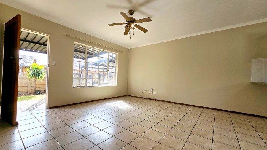 2 Bedroom Property for Sale in Doornpoort Gauteng