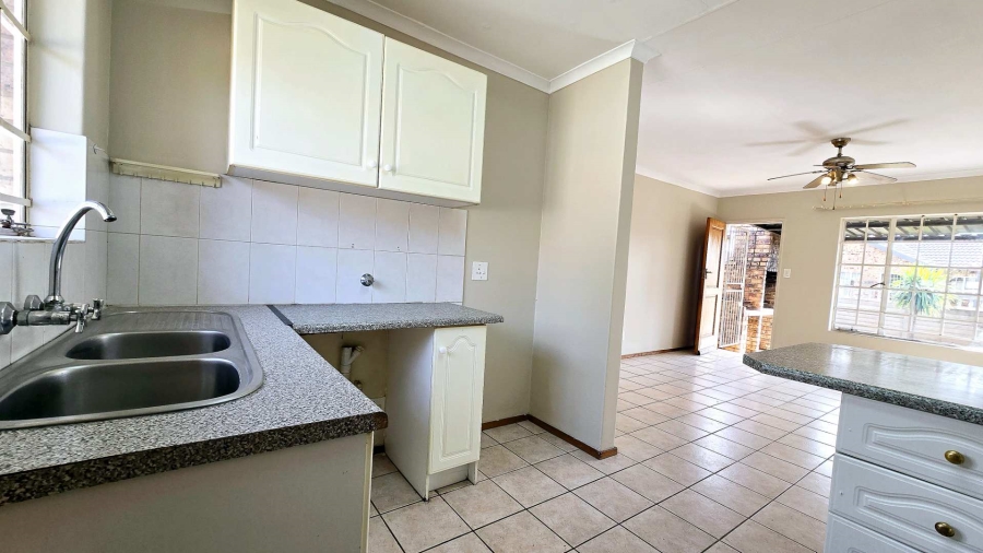 2 Bedroom Property for Sale in Doornpoort Gauteng