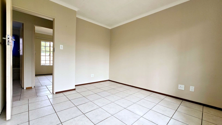 2 Bedroom Property for Sale in Doornpoort Gauteng
