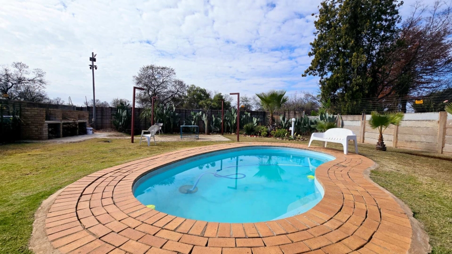 2 Bedroom Property for Sale in Doornpoort Gauteng