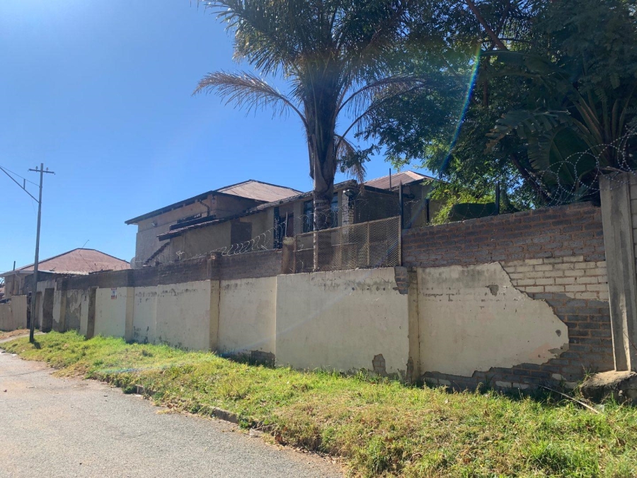 6 Bedroom Property for Sale in Rosettenville Gauteng