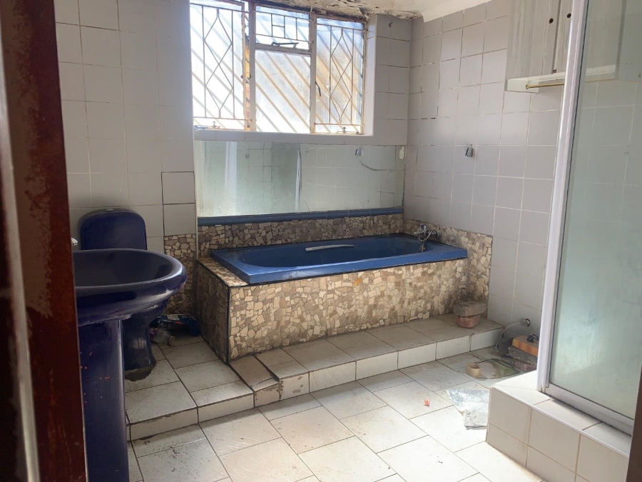 6 Bedroom Property for Sale in Rosettenville Gauteng