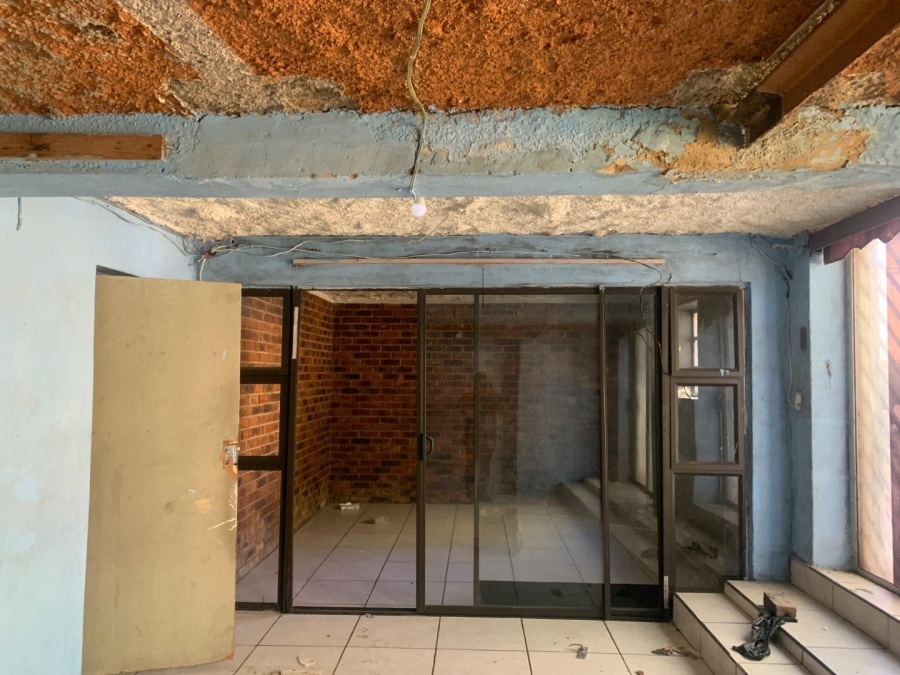 6 Bedroom Property for Sale in Rosettenville Gauteng