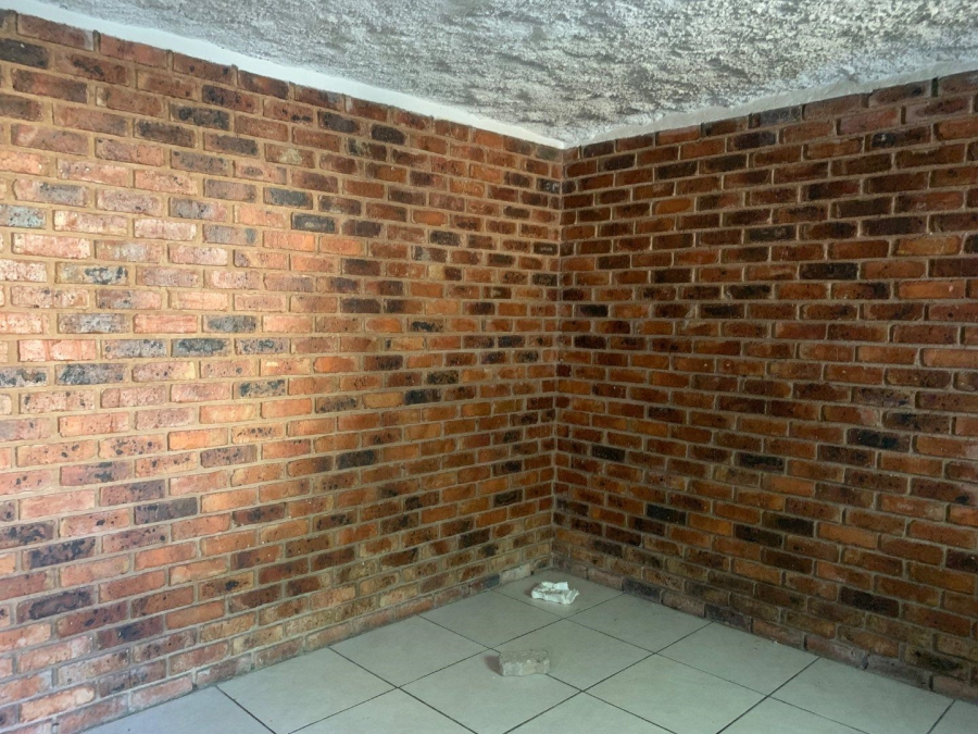 6 Bedroom Property for Sale in Rosettenville Gauteng