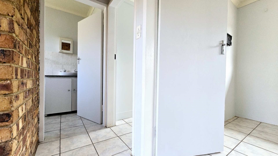 To Let 1 Bedroom Property for Rent in Doornpoort Gauteng
