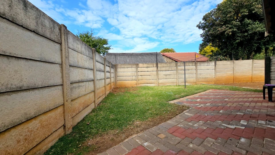 To Let 1 Bedroom Property for Rent in Doornpoort Gauteng