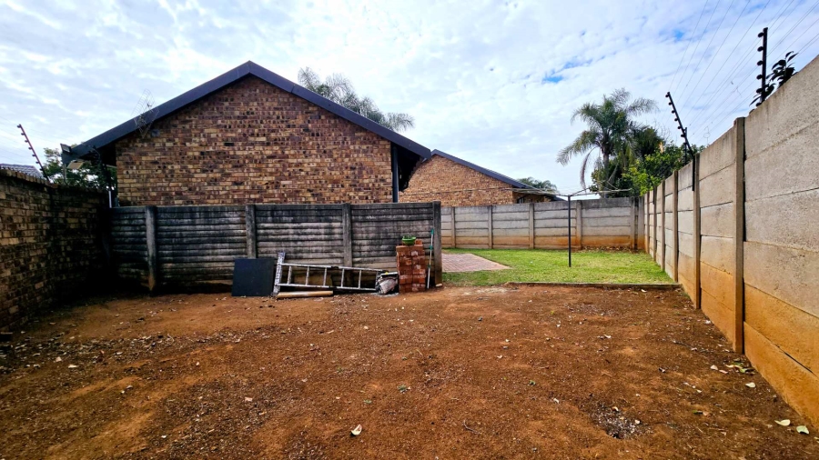 To Let 1 Bedroom Property for Rent in Doornpoort Gauteng