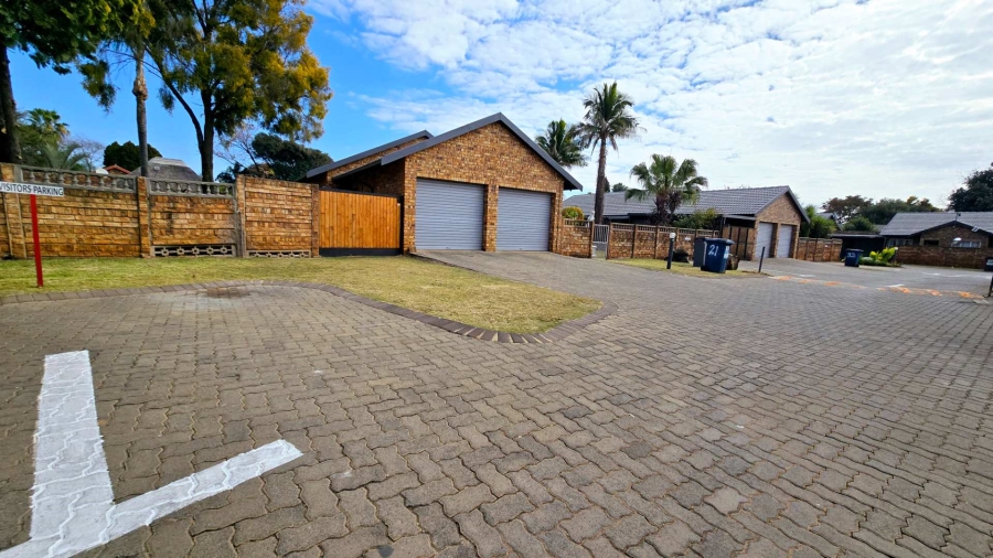 To Let 1 Bedroom Property for Rent in Doornpoort Gauteng