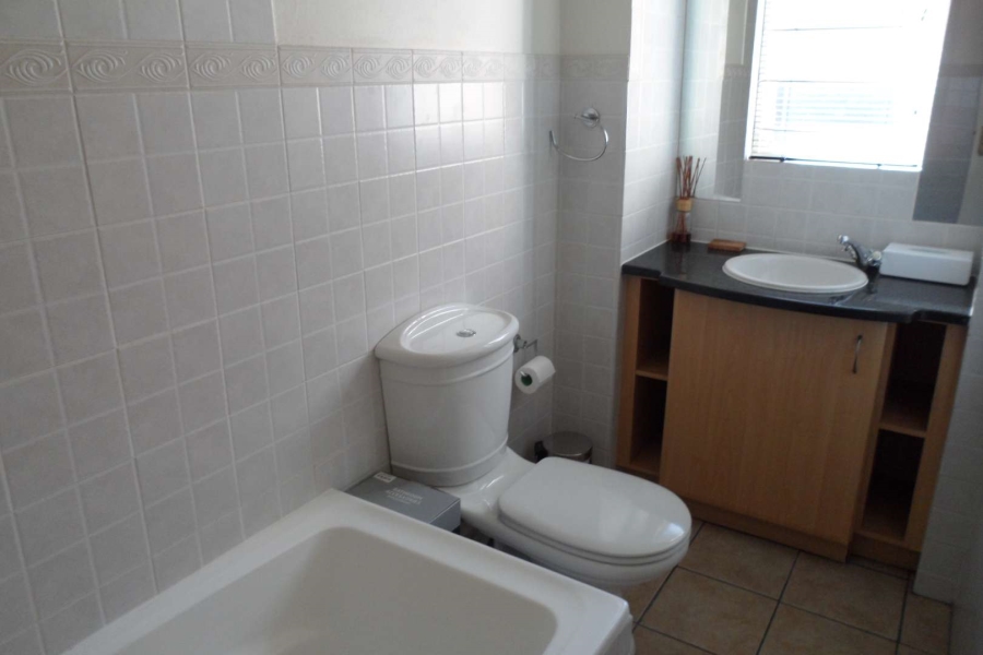 To Let 2 Bedroom Property for Rent in Melrose North Gauteng