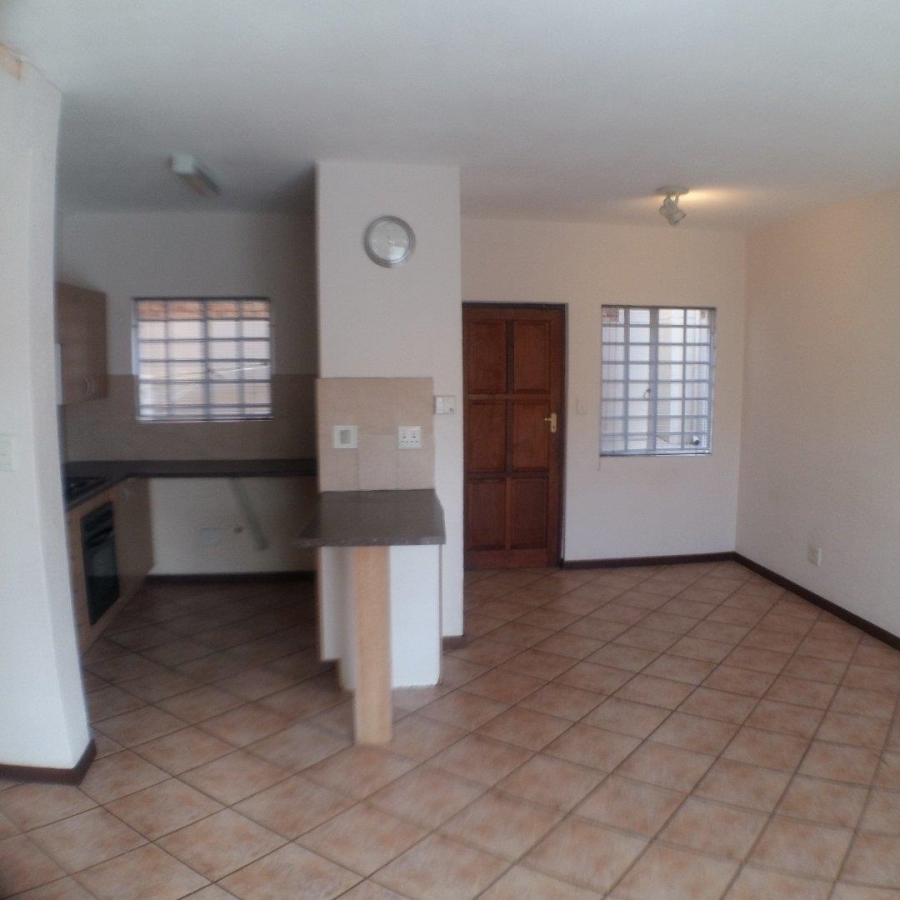 2 Bedroom Property for Sale in La Montagne Gauteng