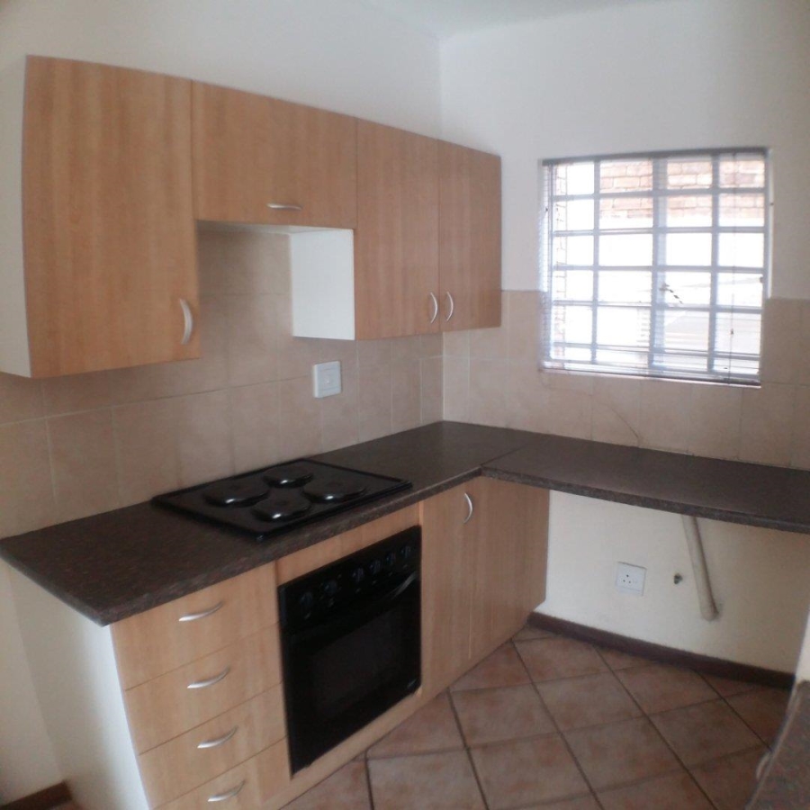 2 Bedroom Property for Sale in La Montagne Gauteng