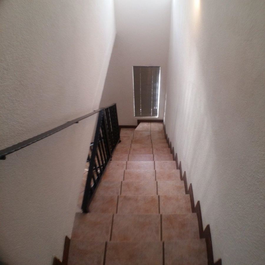 2 Bedroom Property for Sale in La Montagne Gauteng