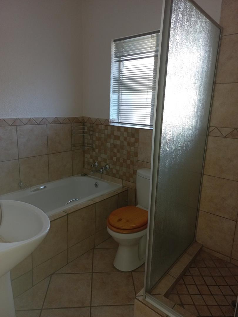 2 Bedroom Property for Sale in La Montagne Gauteng