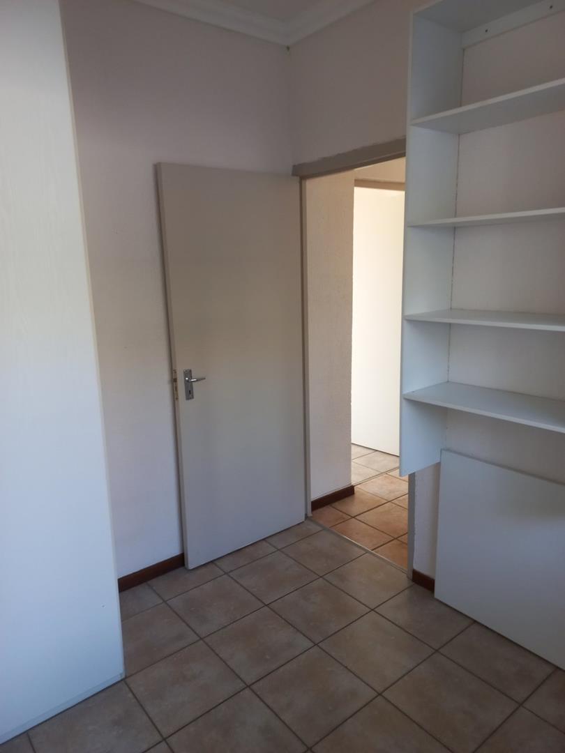 2 Bedroom Property for Sale in La Montagne Gauteng
