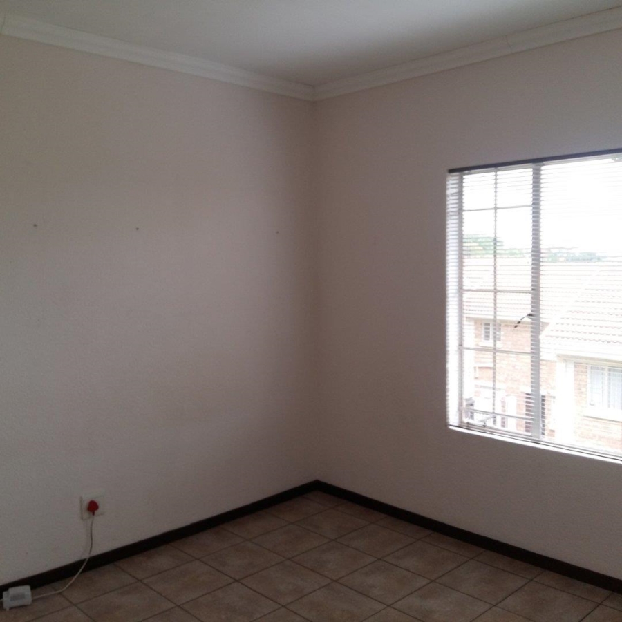 2 Bedroom Property for Sale in La Montagne Gauteng