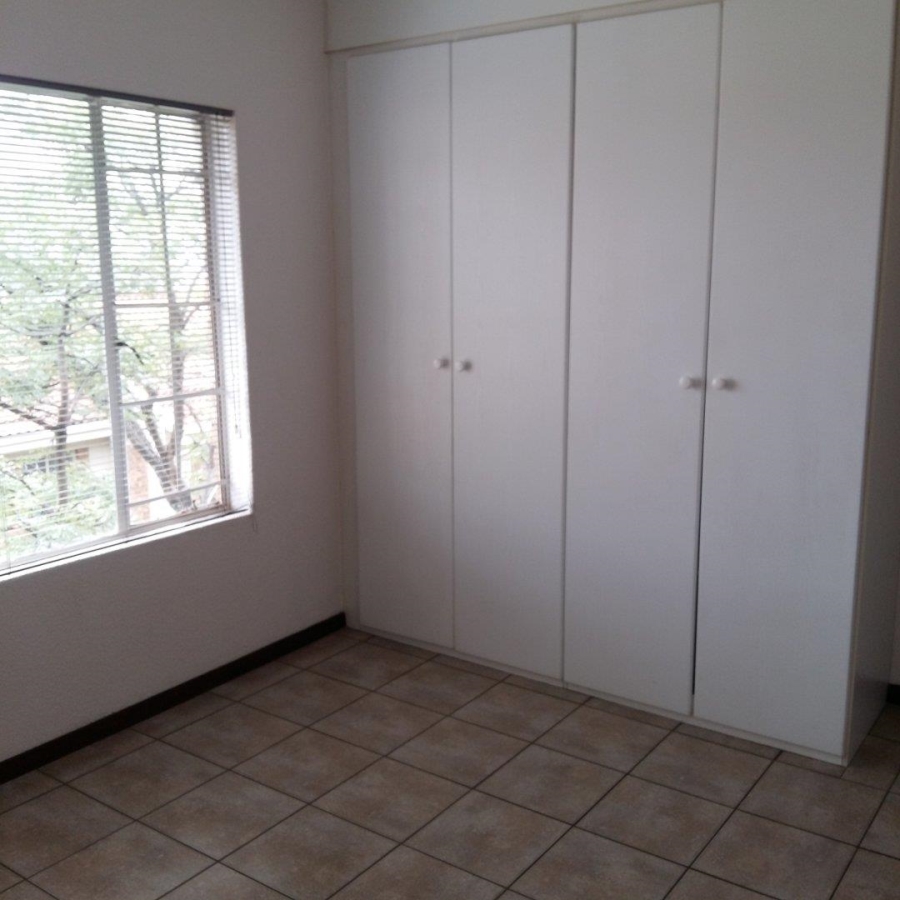 2 Bedroom Property for Sale in La Montagne Gauteng