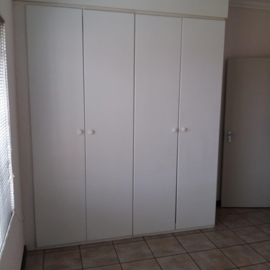 2 Bedroom Property for Sale in La Montagne Gauteng