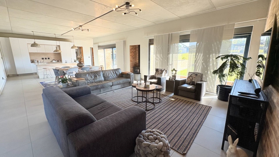 4 Bedroom Property for Sale in Midstream Ridge Gauteng