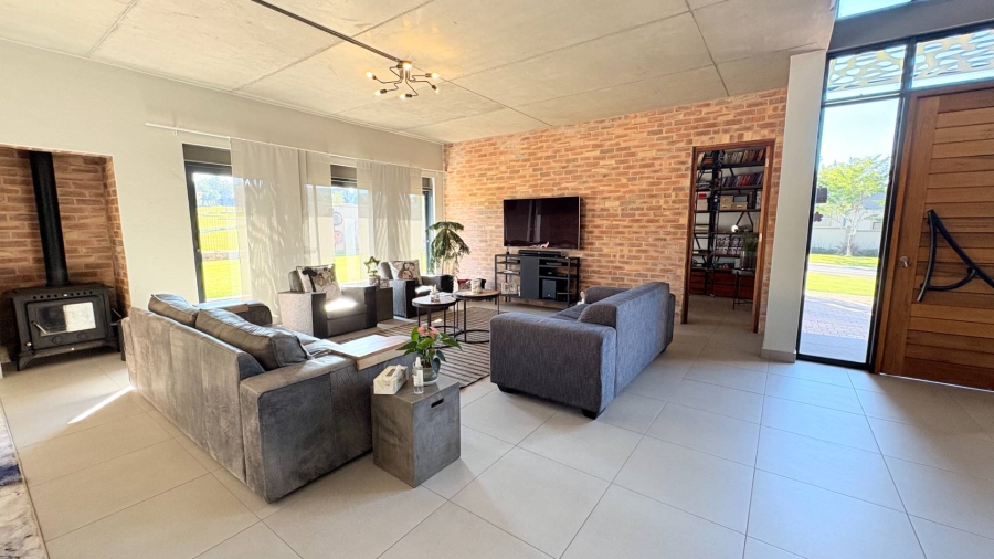 4 Bedroom Property for Sale in Midstream Ridge Gauteng