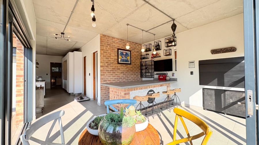 4 Bedroom Property for Sale in Midstream Ridge Gauteng