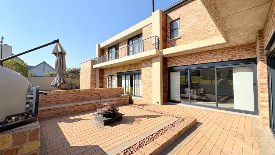 4 Bedroom Property for Sale in Midstream Ridge Gauteng