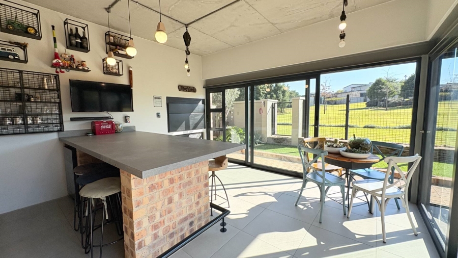 4 Bedroom Property for Sale in Midstream Ridge Gauteng