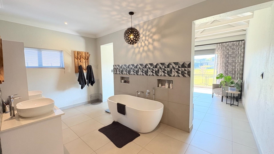 4 Bedroom Property for Sale in Midstream Ridge Gauteng
