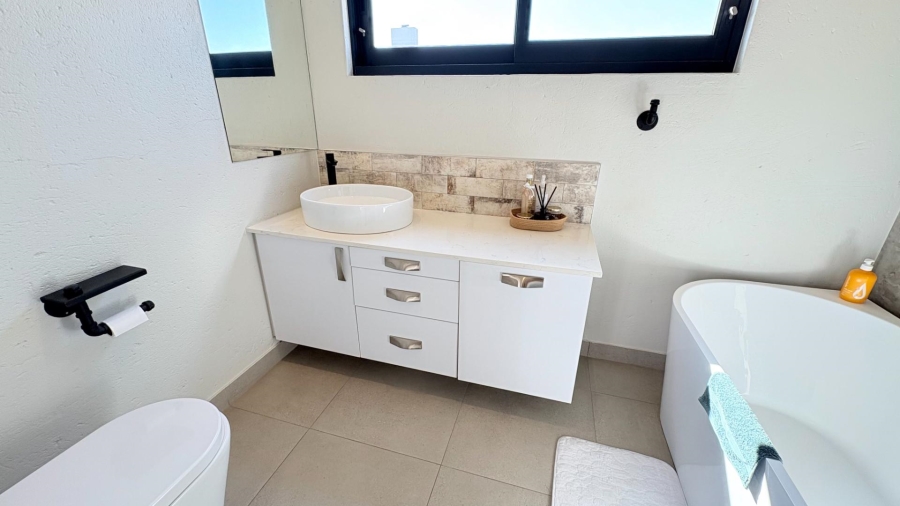 4 Bedroom Property for Sale in Midstream Ridge Gauteng