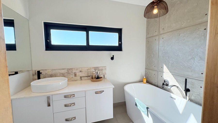 4 Bedroom Property for Sale in Midstream Ridge Gauteng