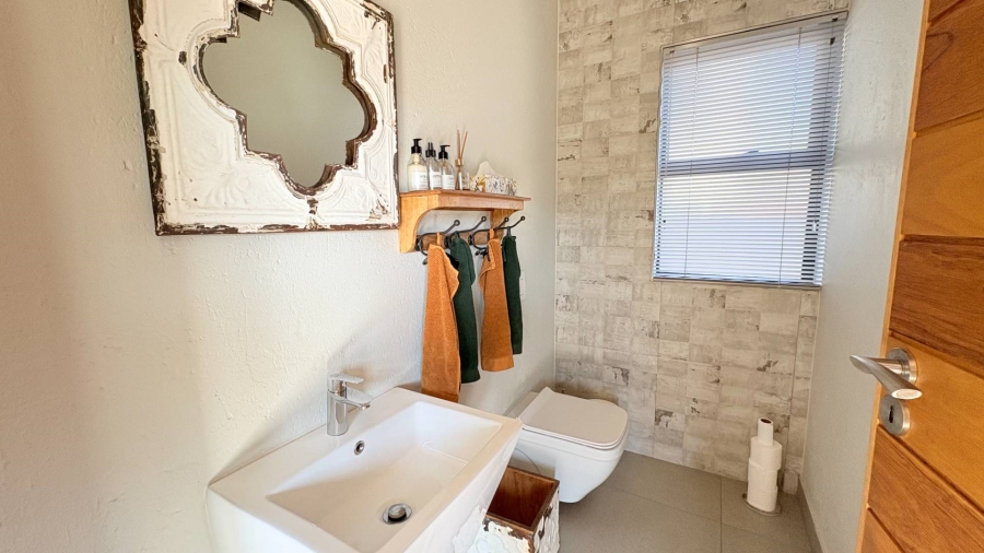 4 Bedroom Property for Sale in Midstream Ridge Gauteng
