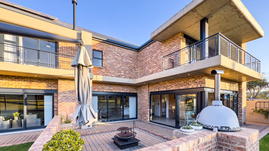 4 Bedroom Property for Sale in Midstream Ridge Gauteng