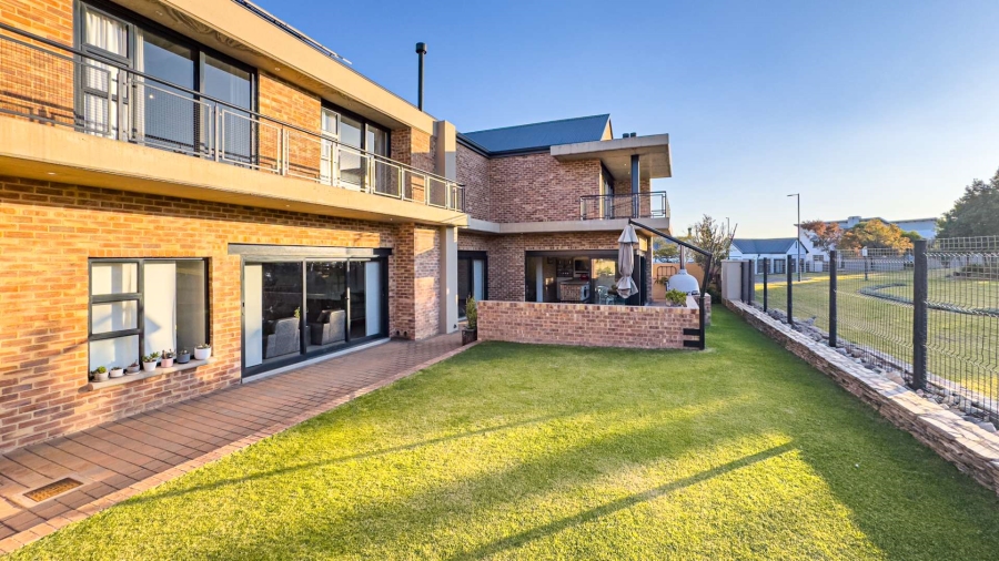 4 Bedroom Property for Sale in Midstream Ridge Gauteng