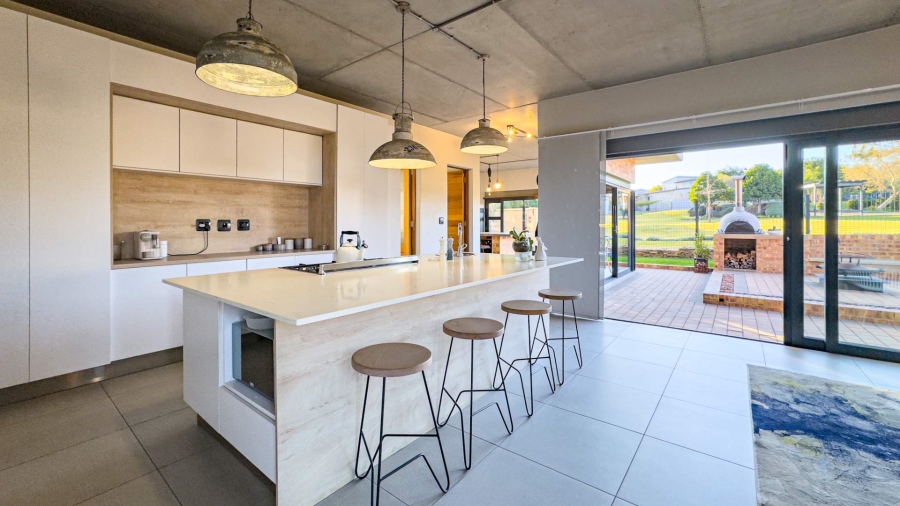4 Bedroom Property for Sale in Midstream Ridge Gauteng