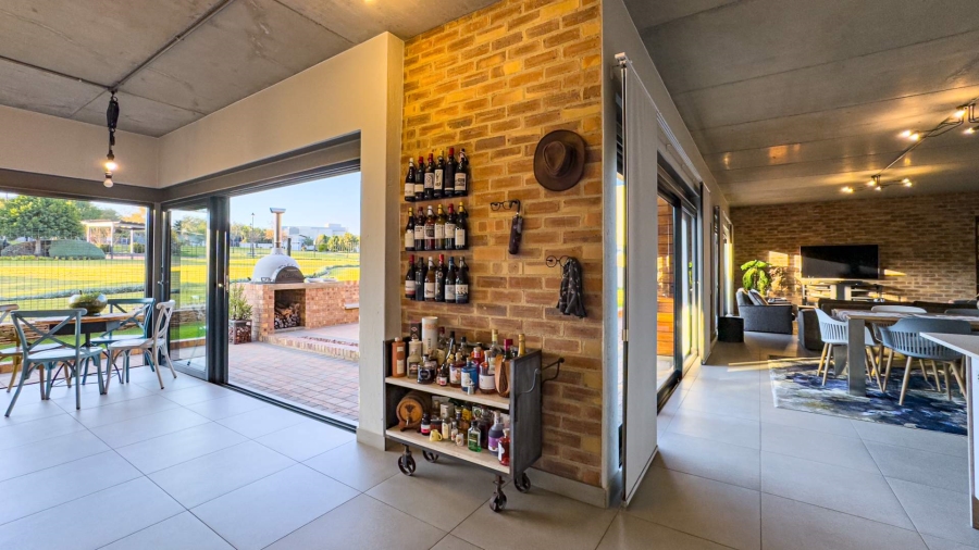 4 Bedroom Property for Sale in Midstream Ridge Gauteng