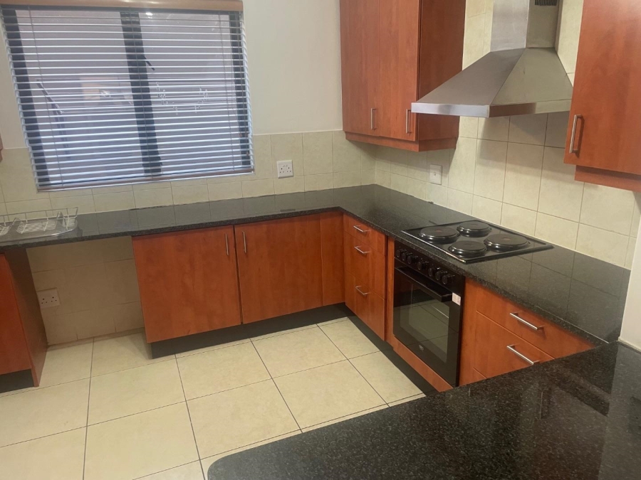 To Let 2 Bedroom Property for Rent in Melrose North Gauteng