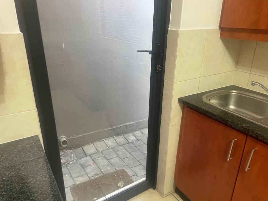 To Let 2 Bedroom Property for Rent in Melrose North Gauteng