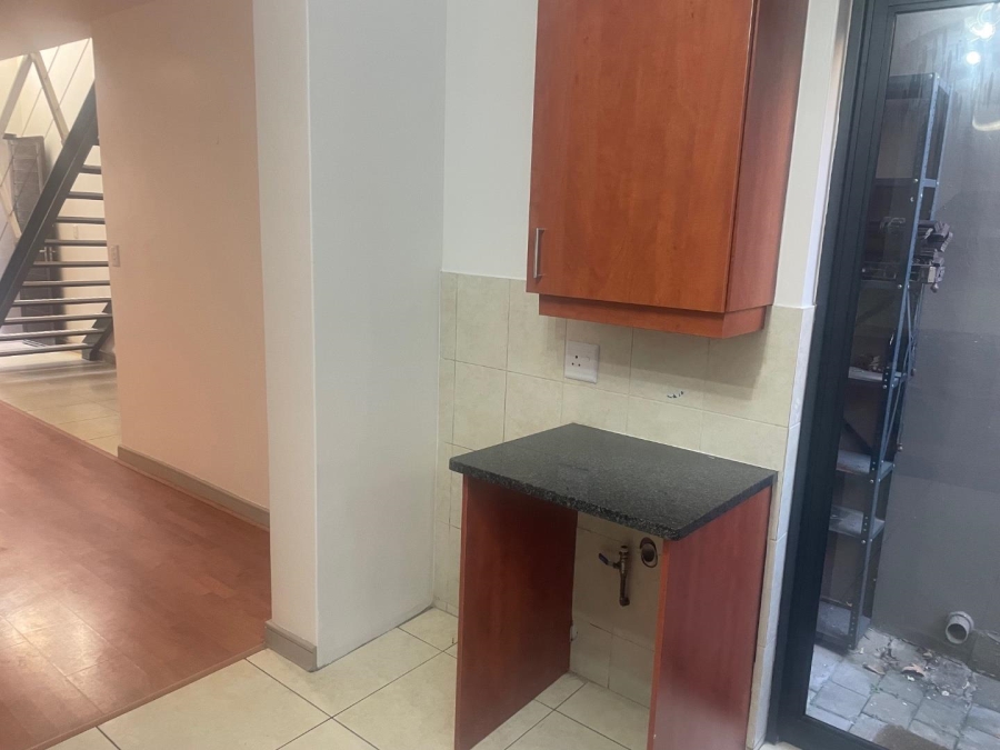 To Let 2 Bedroom Property for Rent in Melrose North Gauteng