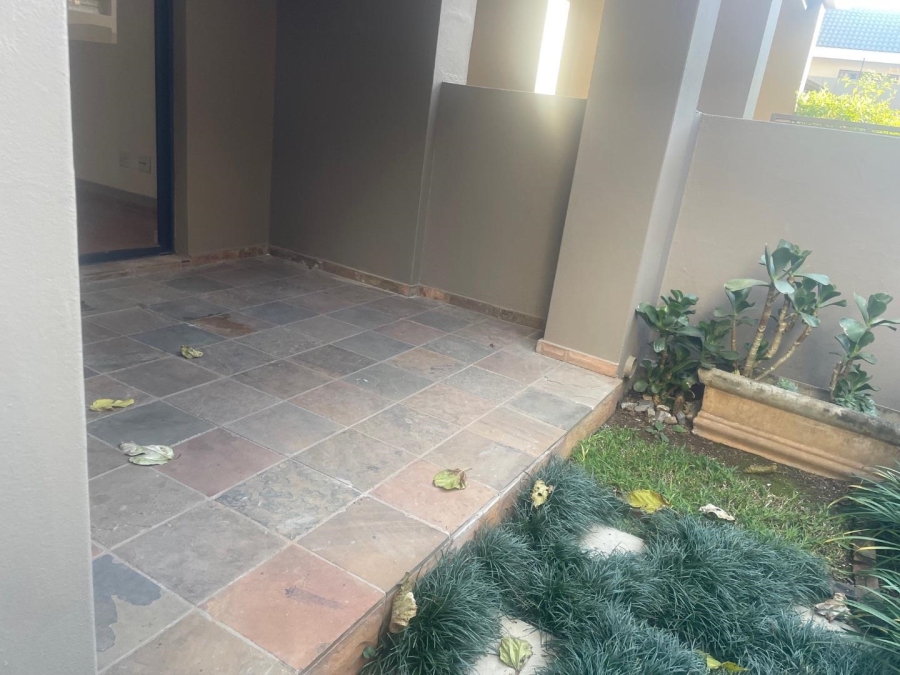 To Let 2 Bedroom Property for Rent in Melrose North Gauteng