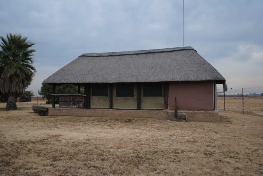 4 Bedroom Property for Sale in Mooilande Gauteng