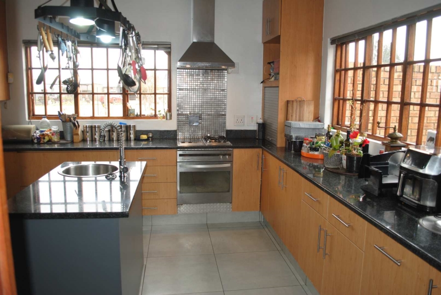 4 Bedroom Property for Sale in Mooilande Gauteng