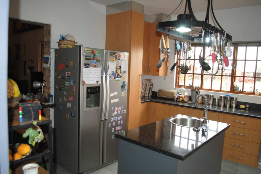4 Bedroom Property for Sale in Mooilande Gauteng