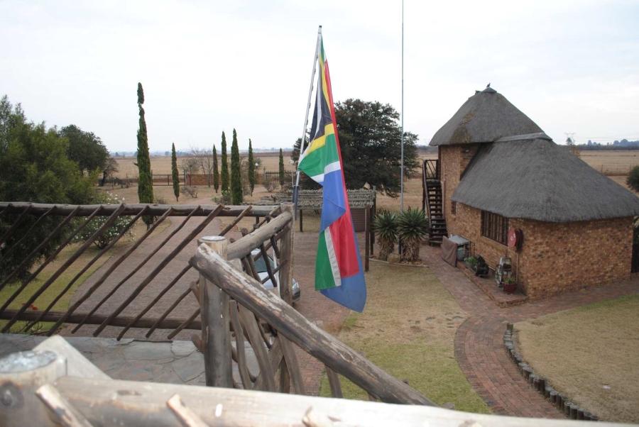4 Bedroom Property for Sale in Mooilande Gauteng