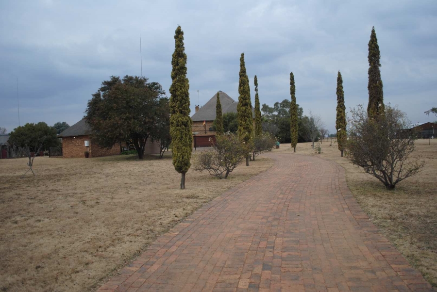 4 Bedroom Property for Sale in Mooilande Gauteng