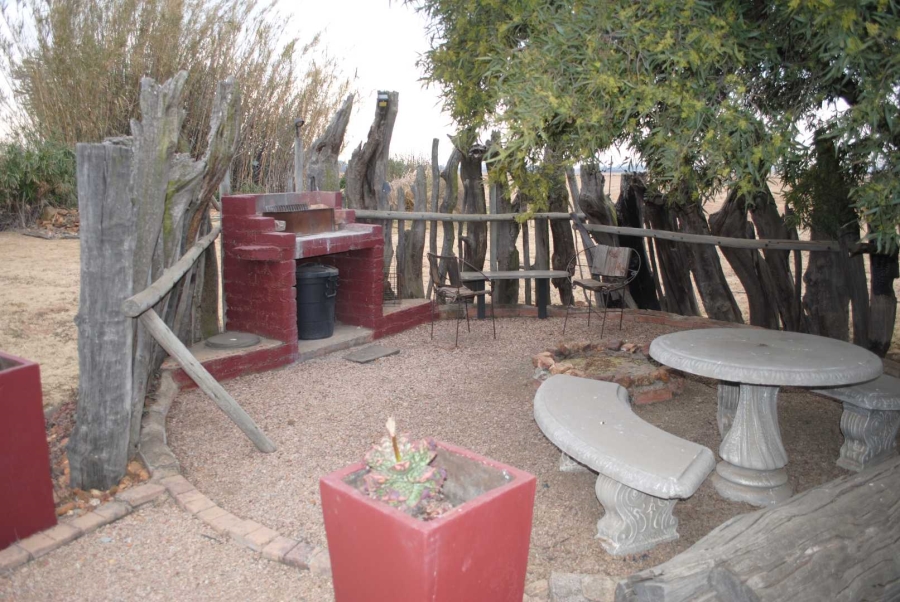 4 Bedroom Property for Sale in Mooilande Gauteng