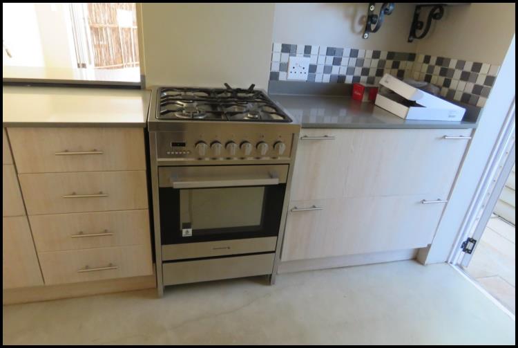 To Let 2 Bedroom Property for Rent in Weltevreden Park Gauteng